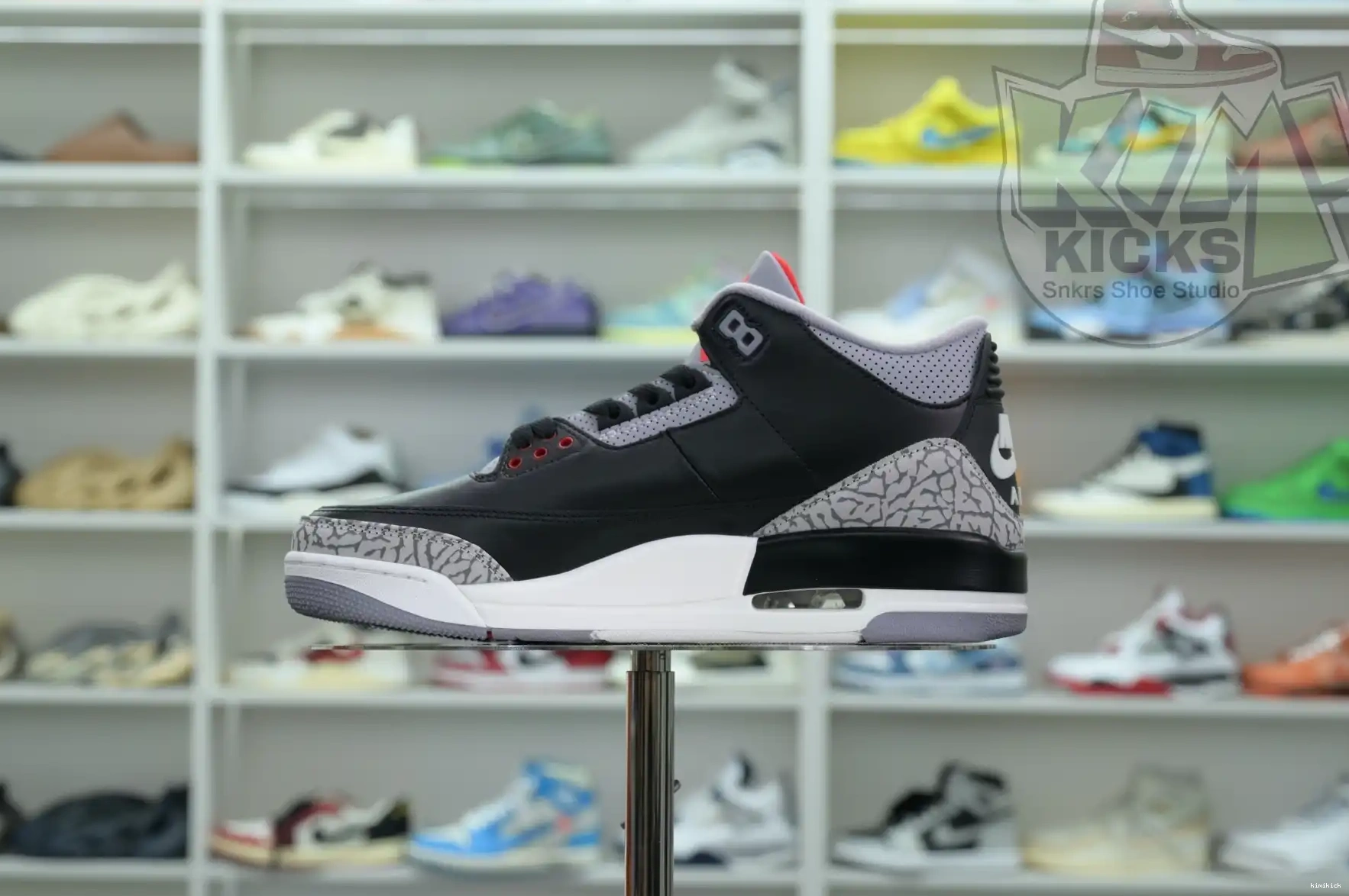Reimagined” 3“Black Cement Jordan Air Kimikick 0421